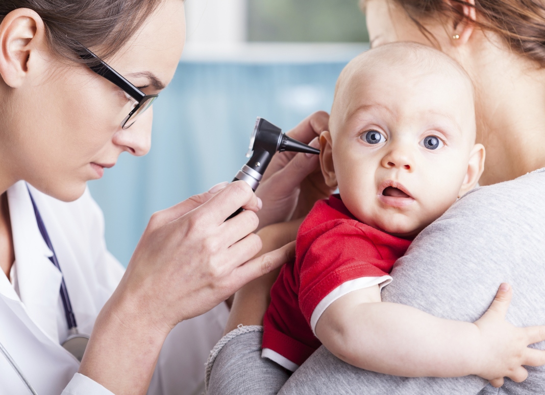 Гнойный отит у ребенка